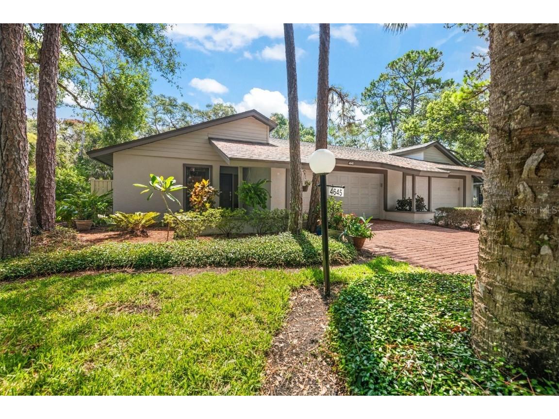 4645 Oak Forest Drive E #12 Sarasota FL 34231 A4575086 image1