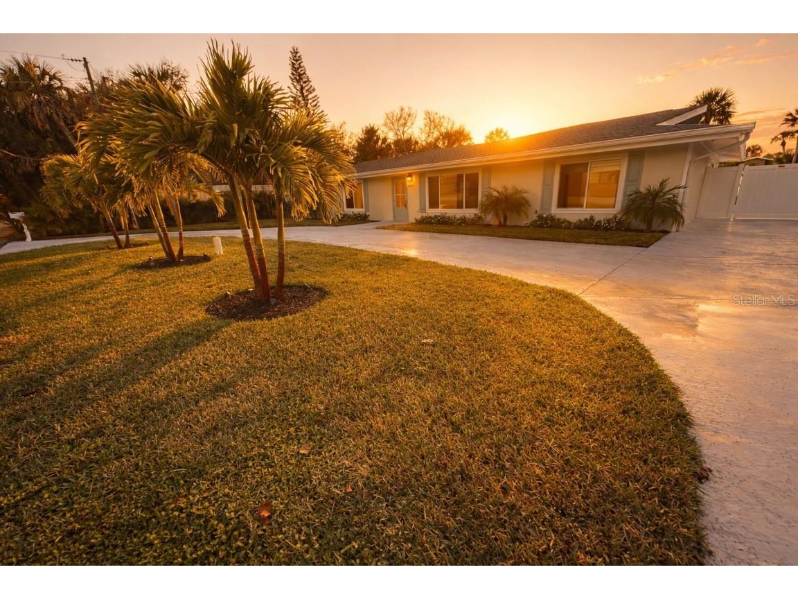 4646 Gleason Avenue Sarasota FL 34242 A4677470 image1