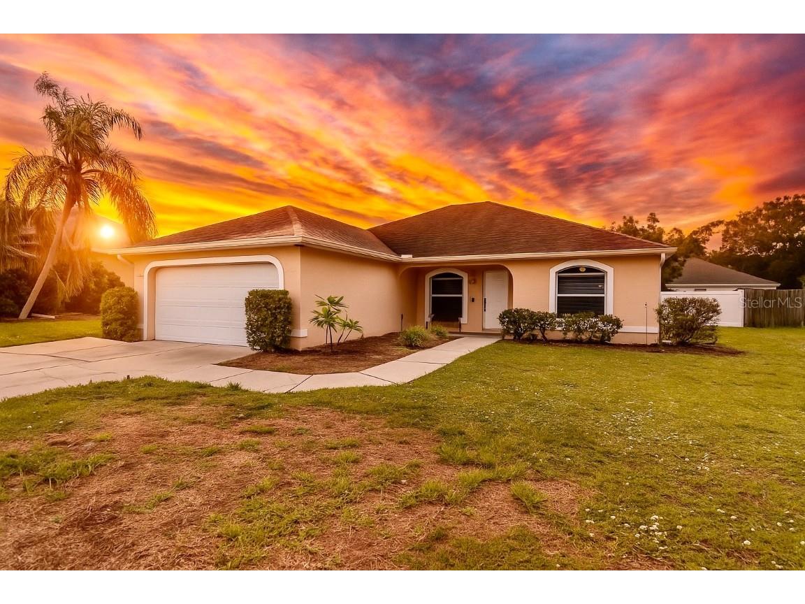 4649 72nd Court E Bradenton FL 34203 A4657665 image1