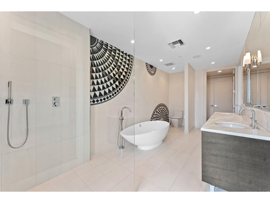 465 Central Avenue #301 Saint Petersburg FL 33701 TB8421123 image16