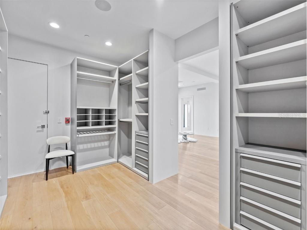 465 Central Avenue #301 Saint Petersburg FL 33701 TB8421123 image20