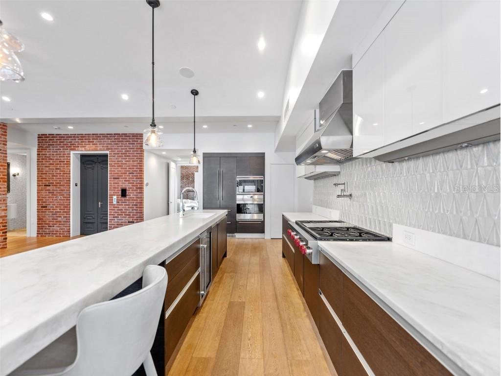 465 Central Avenue #301 Saint Petersburg FL 33701 TB8421123 image4