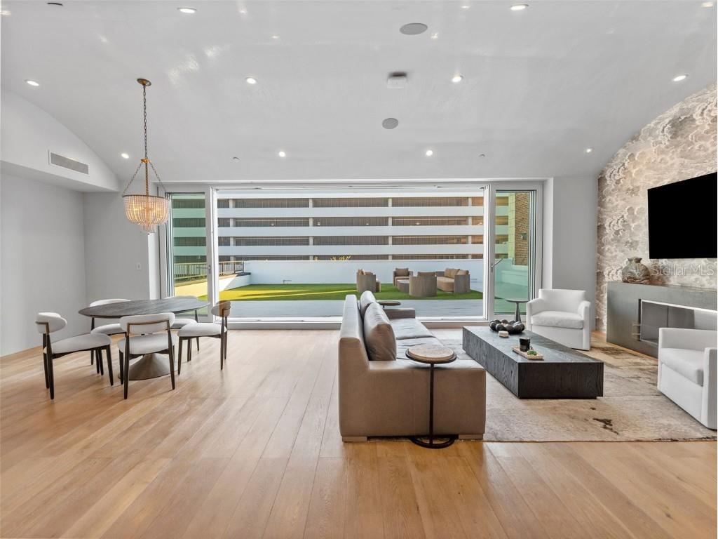 465 Central Avenue #301 Saint Petersburg FL 33701 TB8421123 image6