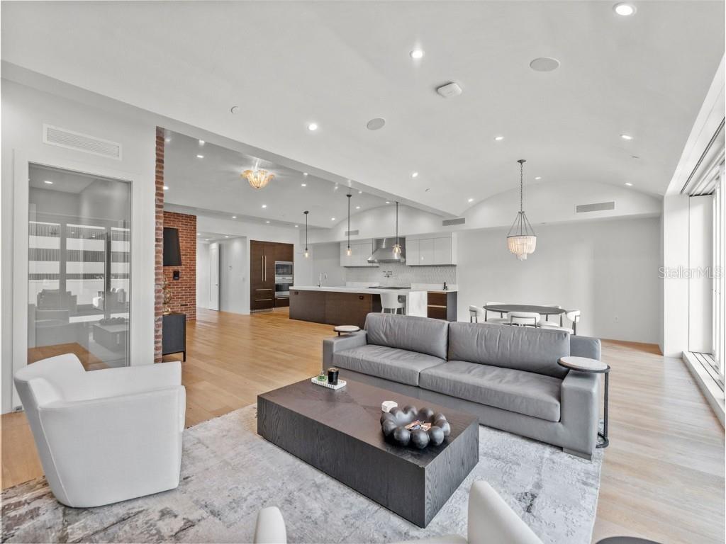 465 Central Avenue #301 Saint Petersburg FL 33701 TB8421123 image7