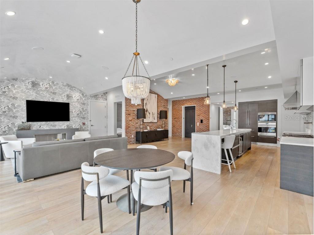 465 Central Avenue #301 Saint Petersburg FL 33701 TB8421123 image8