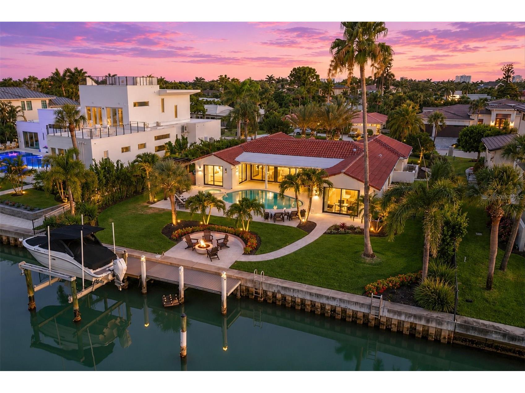 465 E Royal Flamingo Drive Sarasota FL 34236 A4696960 image2