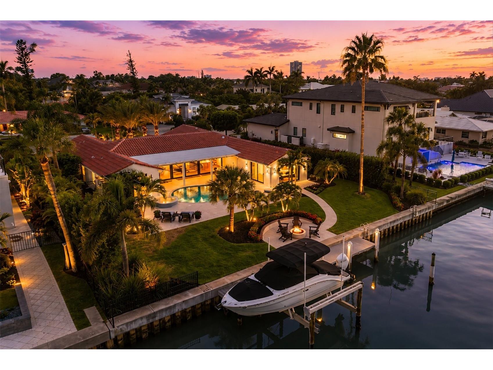 465 E Royal Flamingo Drive Sarasota FL 34236 A4696960 image3