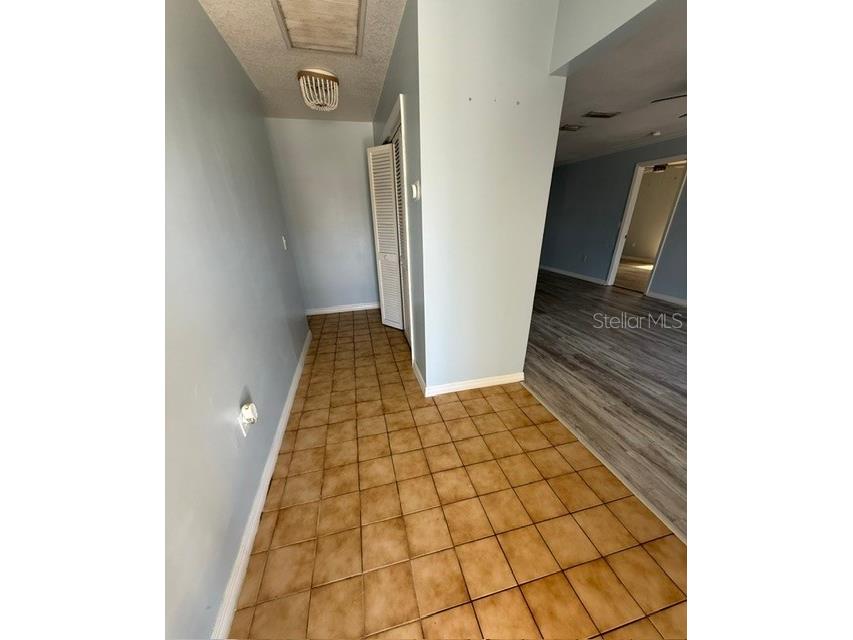 465 E Seminole Drive Venice FL 34293 A4696586 image2