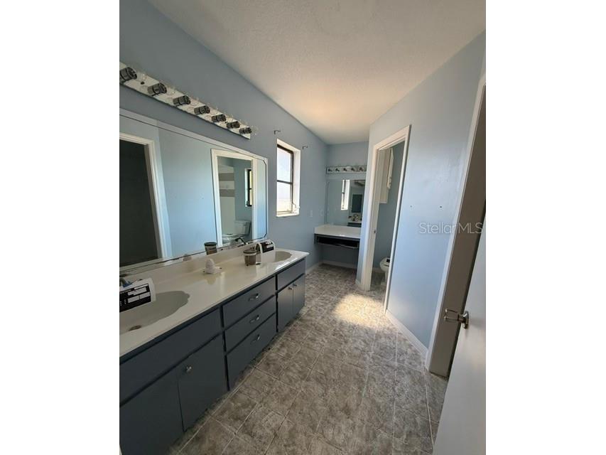 465 E Seminole Drive Venice FL 34293 A4696586 image5