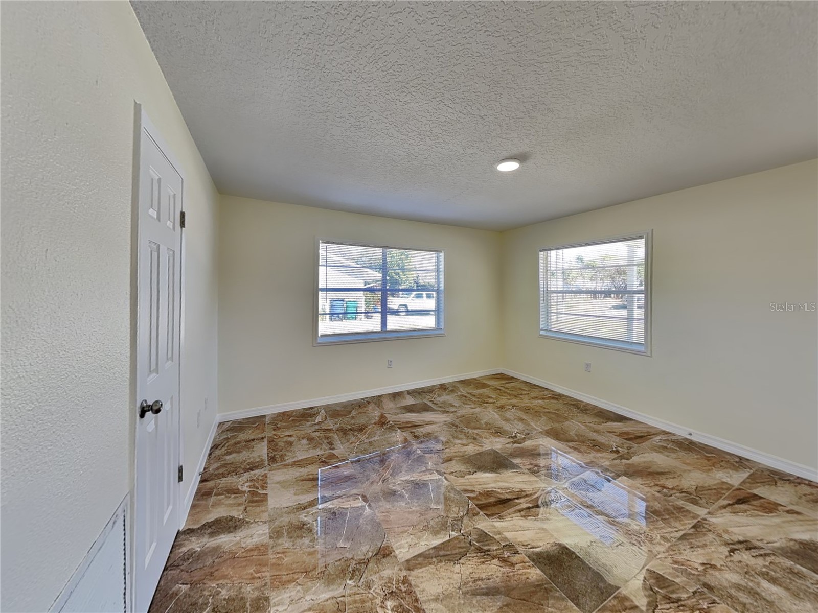 465 Oak Drive Tavares FL 32778 O6385365 image2