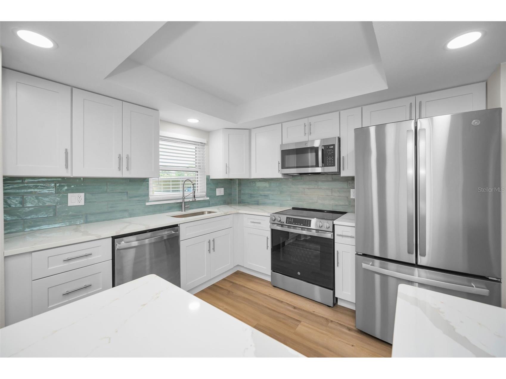 4650 Cove Circle #105 Saint Petersburg FL 33708 - BOCA CIEGA BAY TB8518276 image3