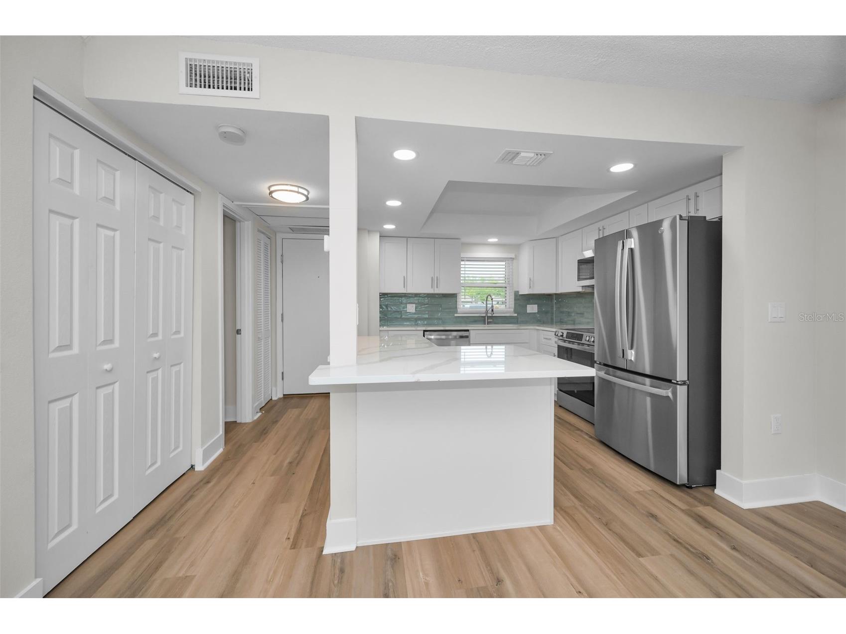 4650 Cove Circle #105 Saint Petersburg FL 33708 - BOCA CIEGA BAY TB8518276 image9