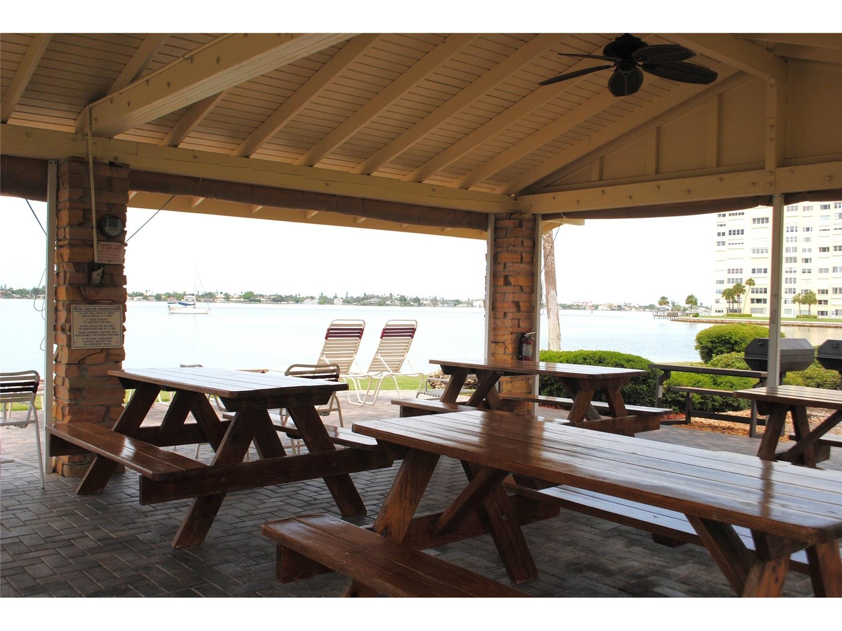 4650 Cove Circle #108 Saint Petersburg FL 33708 TB8477765 image28