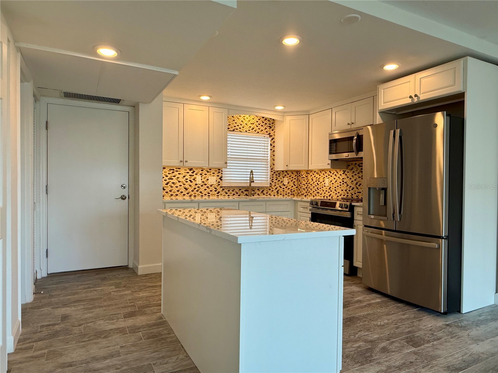 4650 Cove Circle #108 Saint Petersburg FL 33708 TB8477765 image5