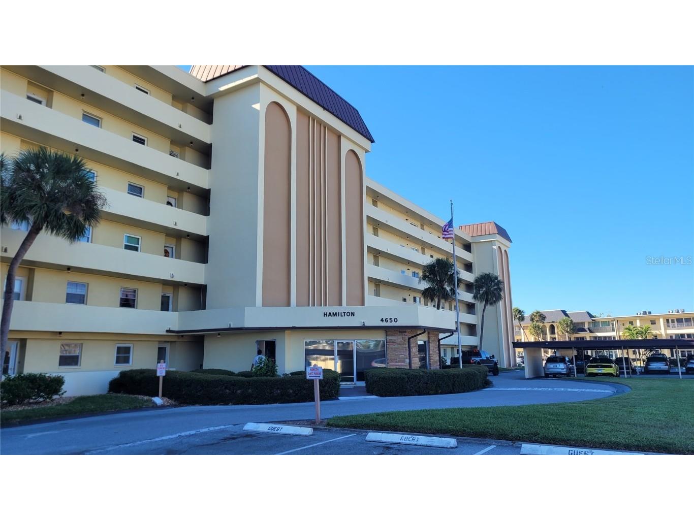 4650 Cove Circle #111 Saint Petersburg FL 33708 TB8448982 image1