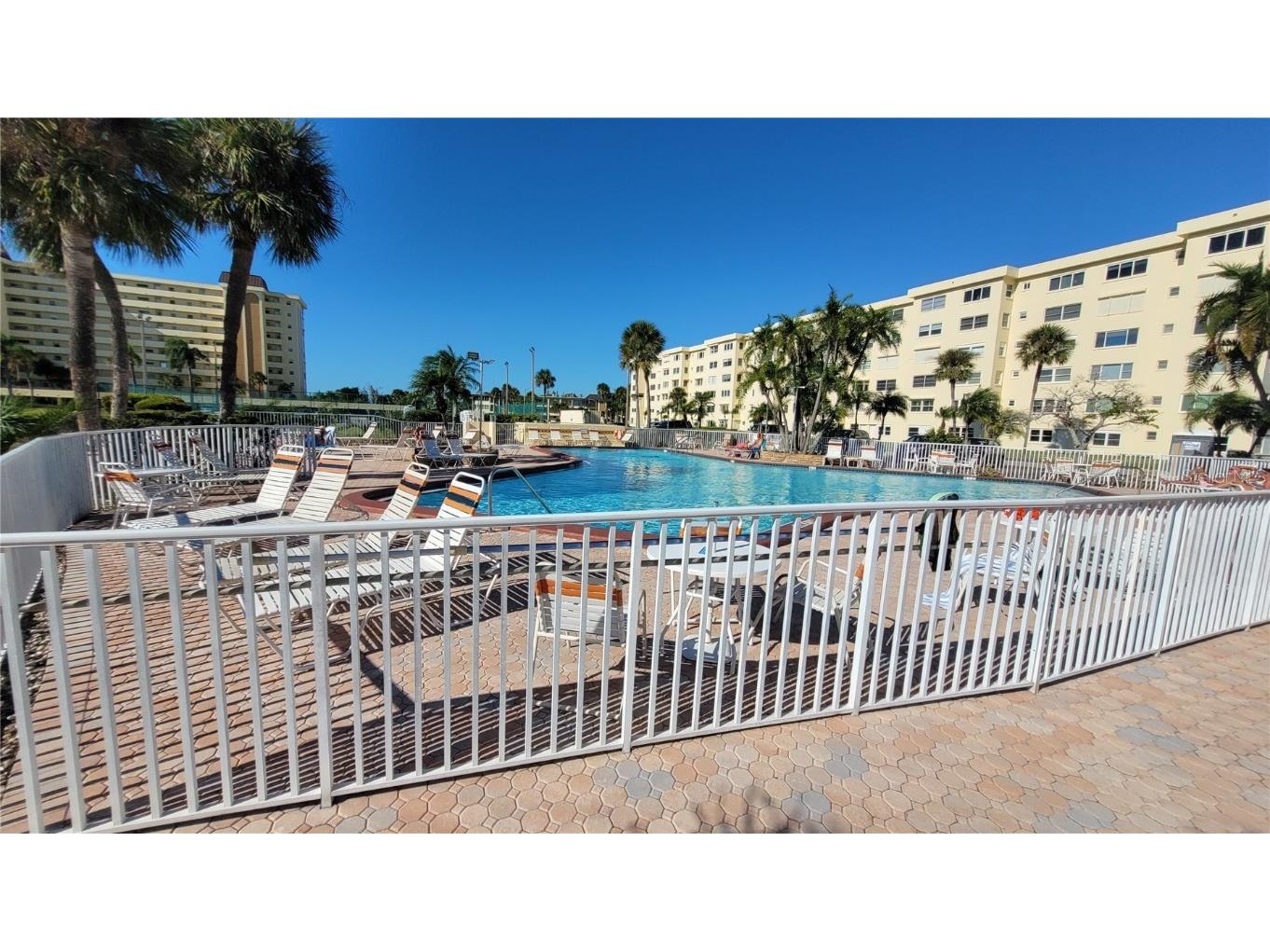 4650 Cove Circle #111 Saint Petersburg FL 33708 TB8448982 image15