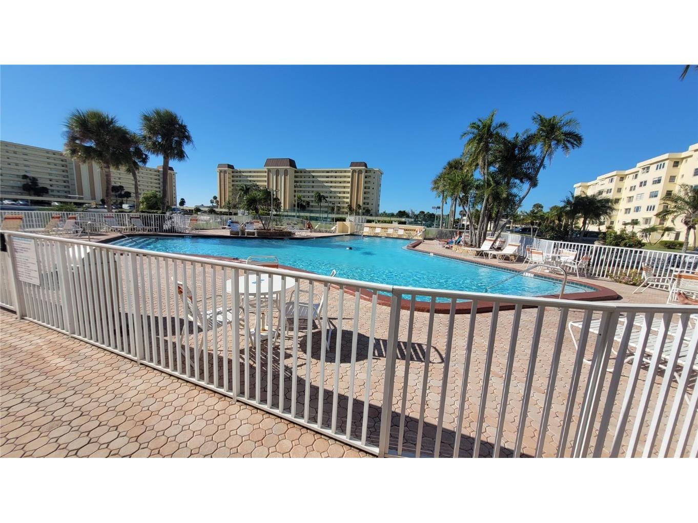 4650 Cove Circle #111 Saint Petersburg FL 33708 TB8448982 image16