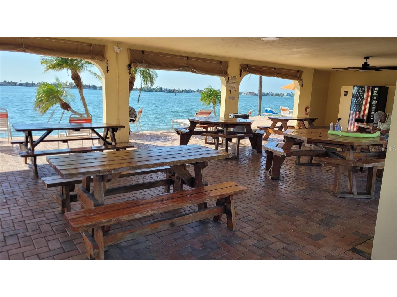 4650 Cove Circle #111 Saint Petersburg FL 33708 TB8448982 image24