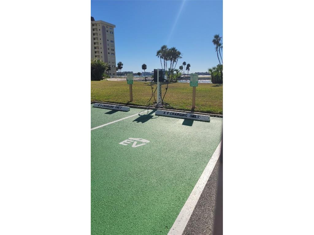 4650 Cove Circle #111 Saint Petersburg FL 33708 TB8448982 image31