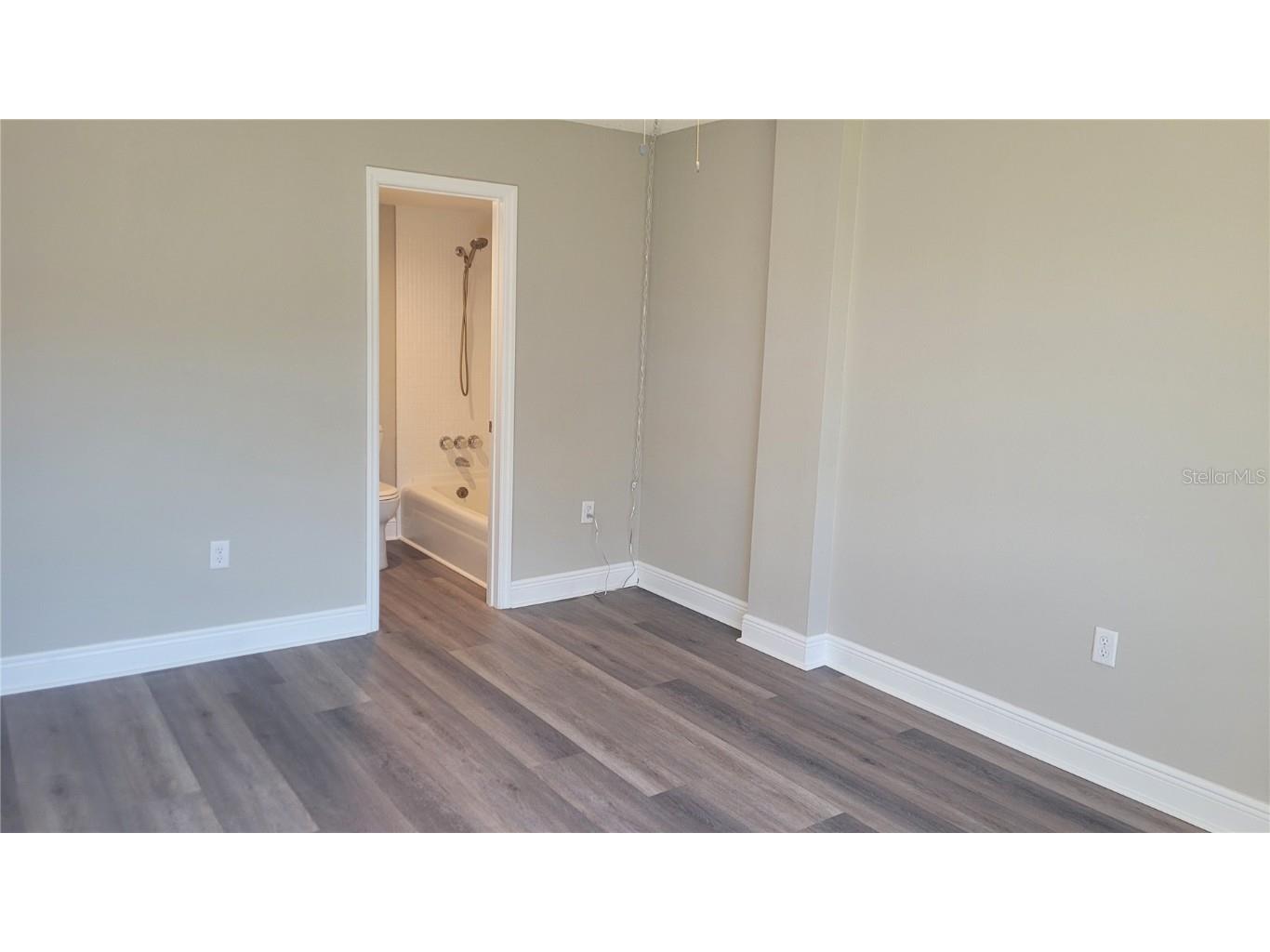 4650 Cove Circle #111 Saint Petersburg FL 33708 TB8448982 image7