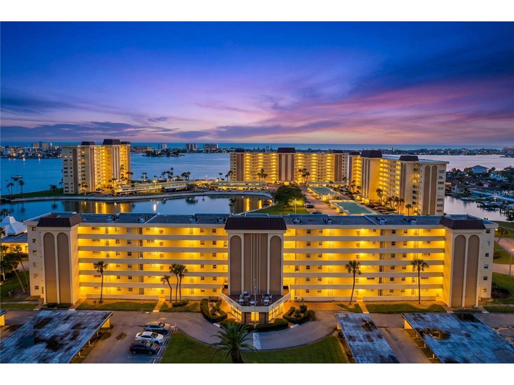 4650 Cove Circle #209 Saint Petersburg FL 33708 TB8487421 image1