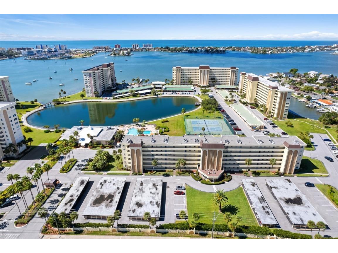 4650 Cove Circle #304 Saint Petersburg FL 33708 - BOCA CIEGA BAY U8214766 image1