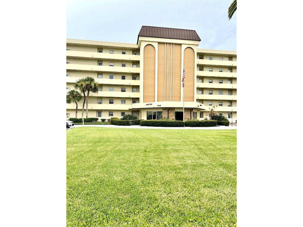 4650 Cove Circle #402 Saint Petersburg FL 33708 TB8443589 image2