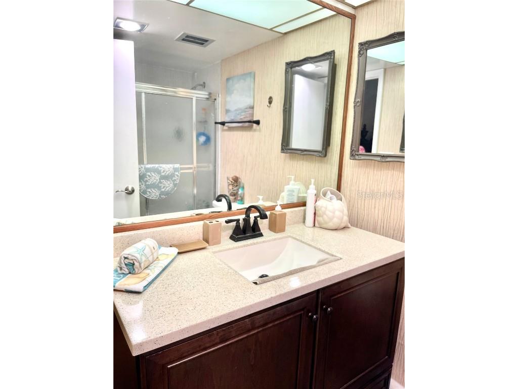 4650 Cove Circle #402 Saint Petersburg FL 33708 TB8443589 image24