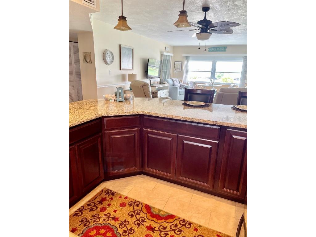 4650 Cove Circle #402 Saint Petersburg FL 33708 TB8443589 image9