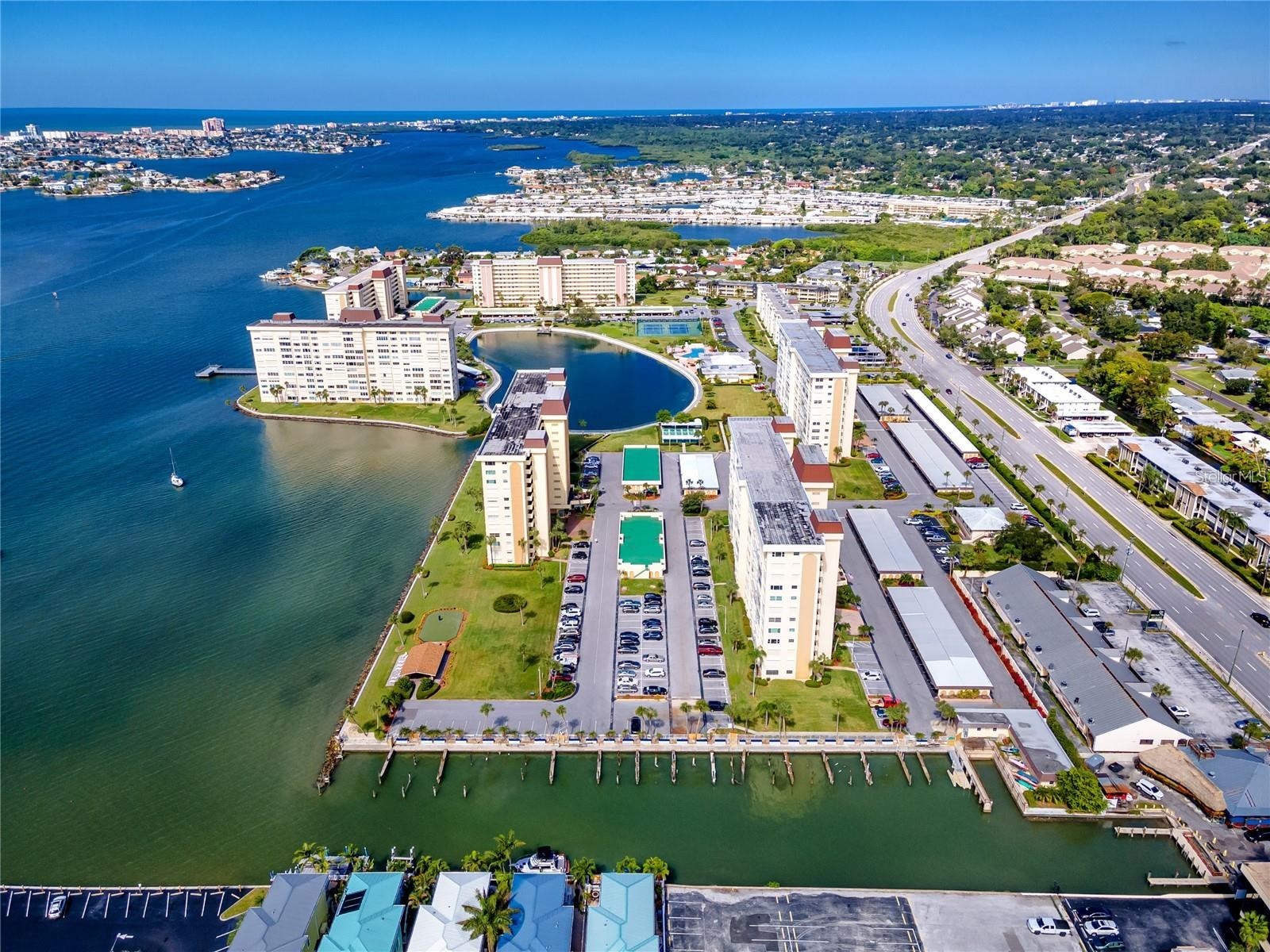 4650 Cove Circle #409 Saint Petersburg FL 33708 - BOCA CIEGA BAY TB8481390 image3
