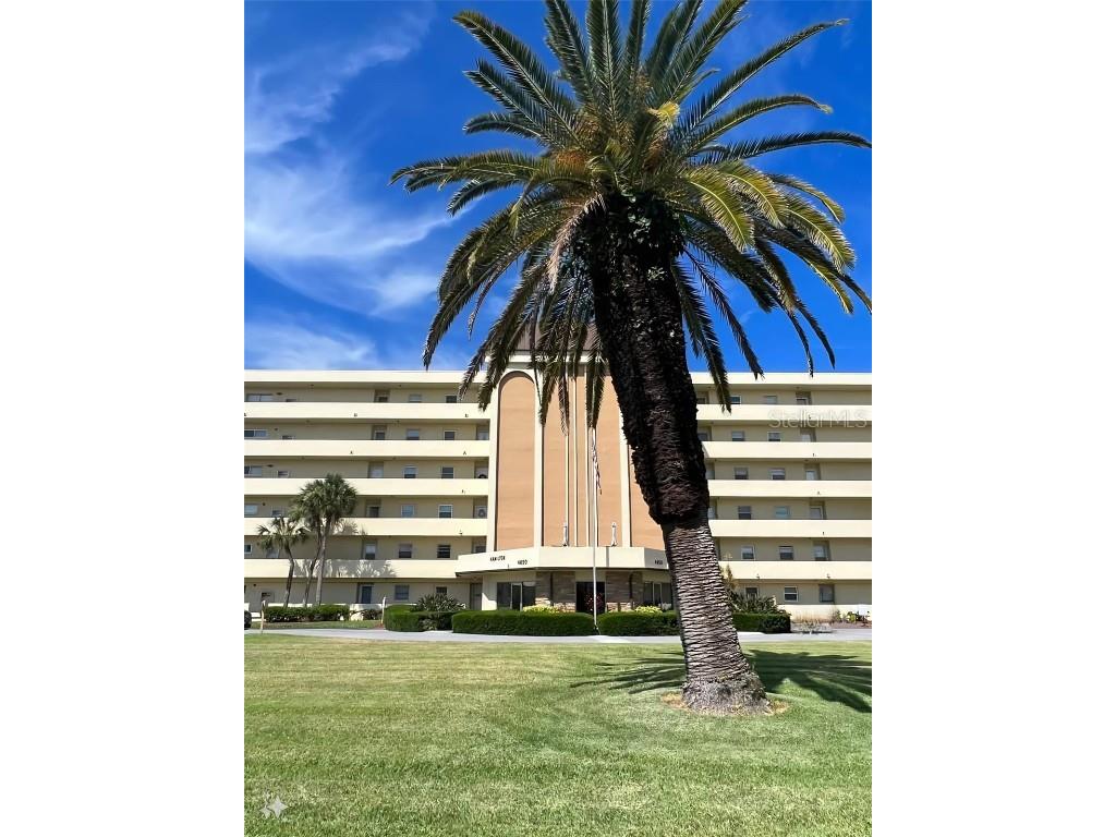 4650 Cove Circle #409 Saint Petersburg FL 33708 - BOCA CIEGA BAY U8246249 image1