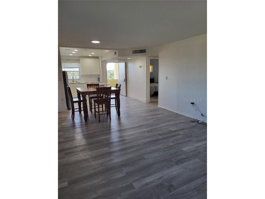 4650 Cove Circle #611 Saint Petersburg FL 33708 TB8440790 image4