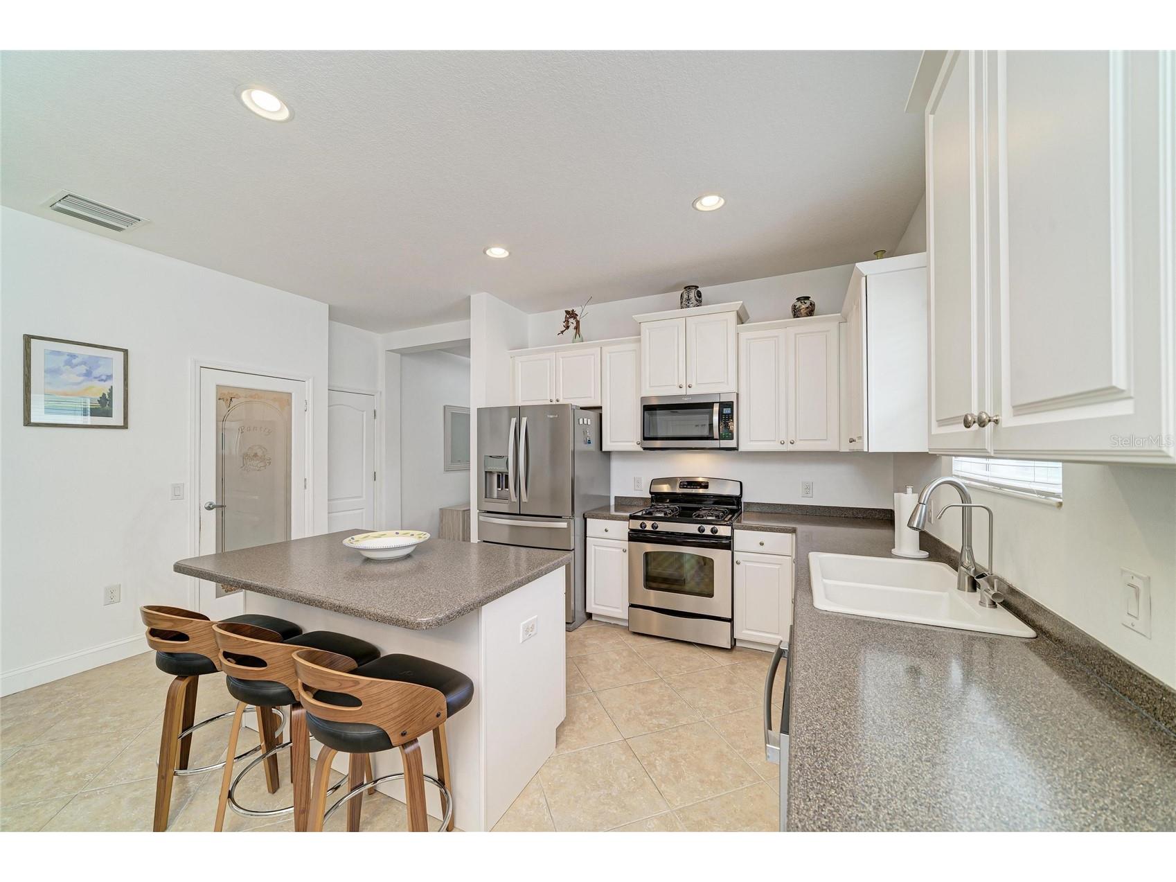 4650 Woodbrook Drive Sarasota FL 34243 A4689681 image15