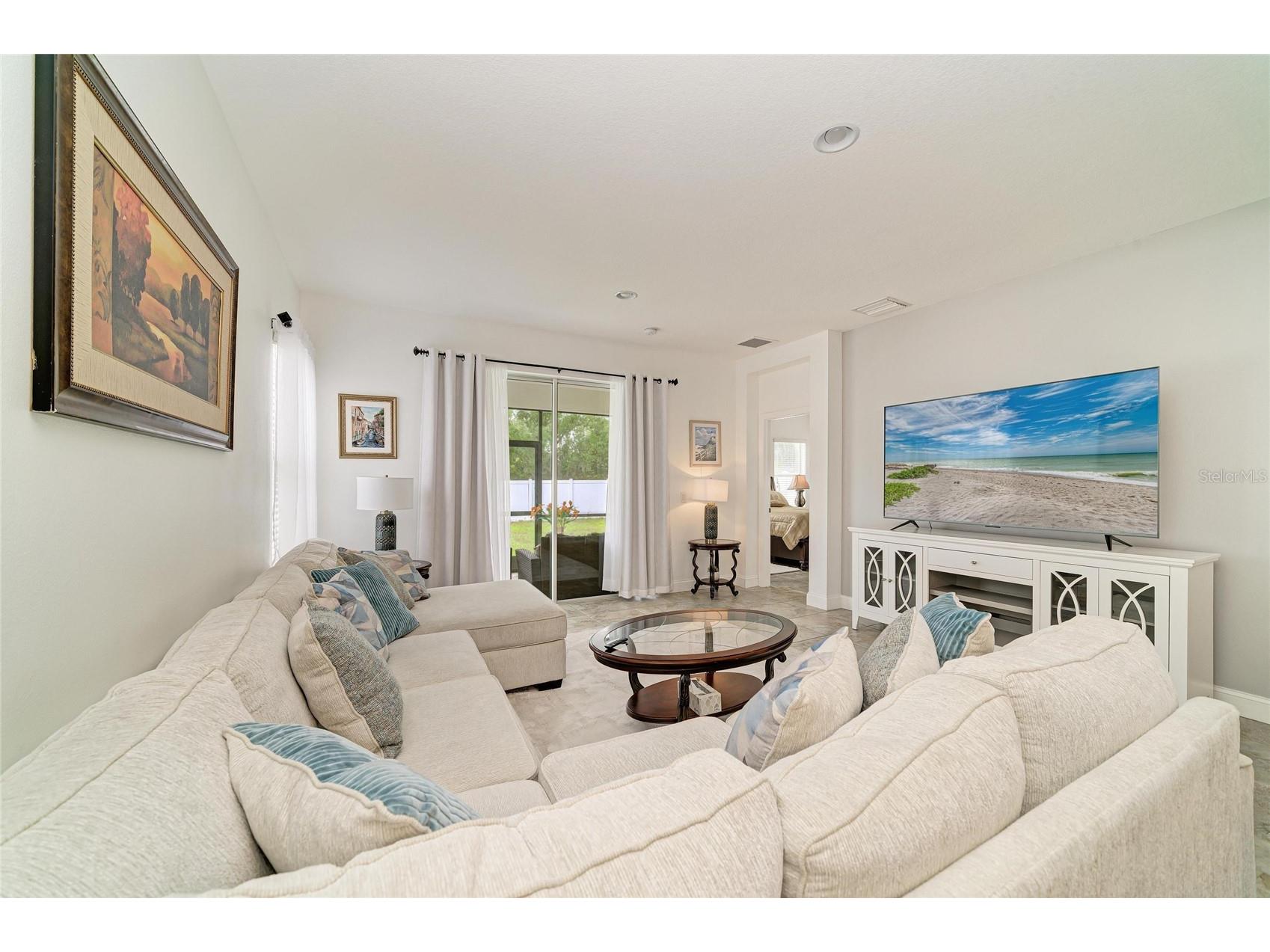 4650 Woodbrook Drive Sarasota FL 34243 A4689681 image22