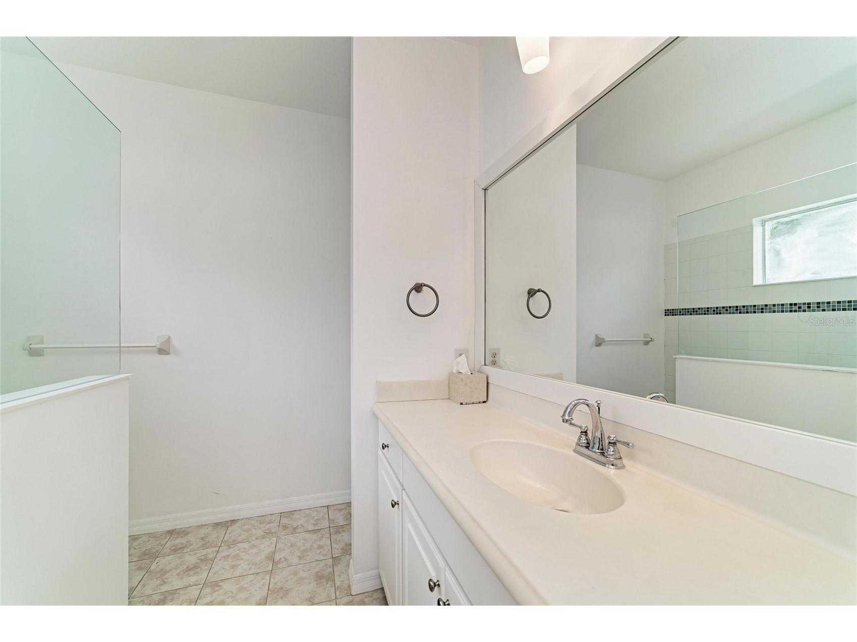 4650 Woodbrook Drive Sarasota FL 34243 A4689681 image28