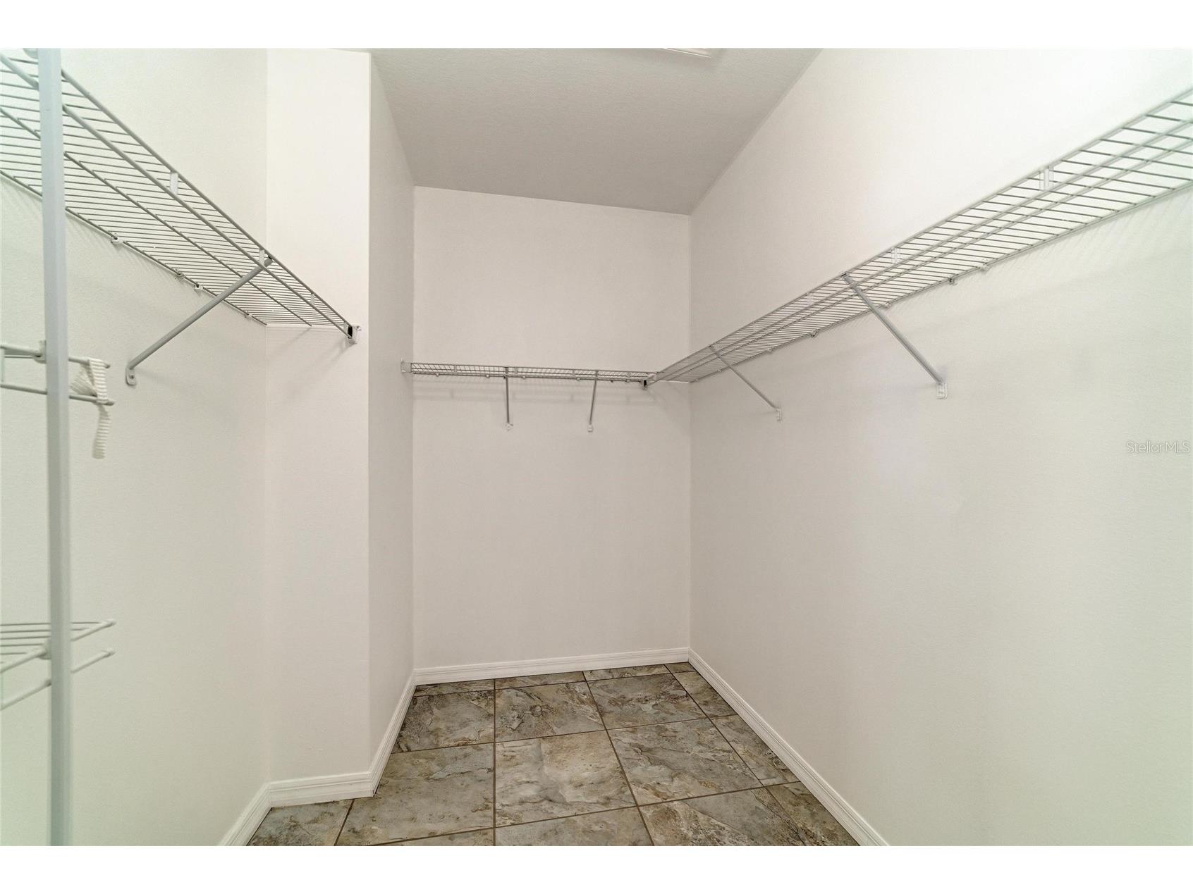 4650 Woodbrook Drive Sarasota FL 34243 A4689681 image30