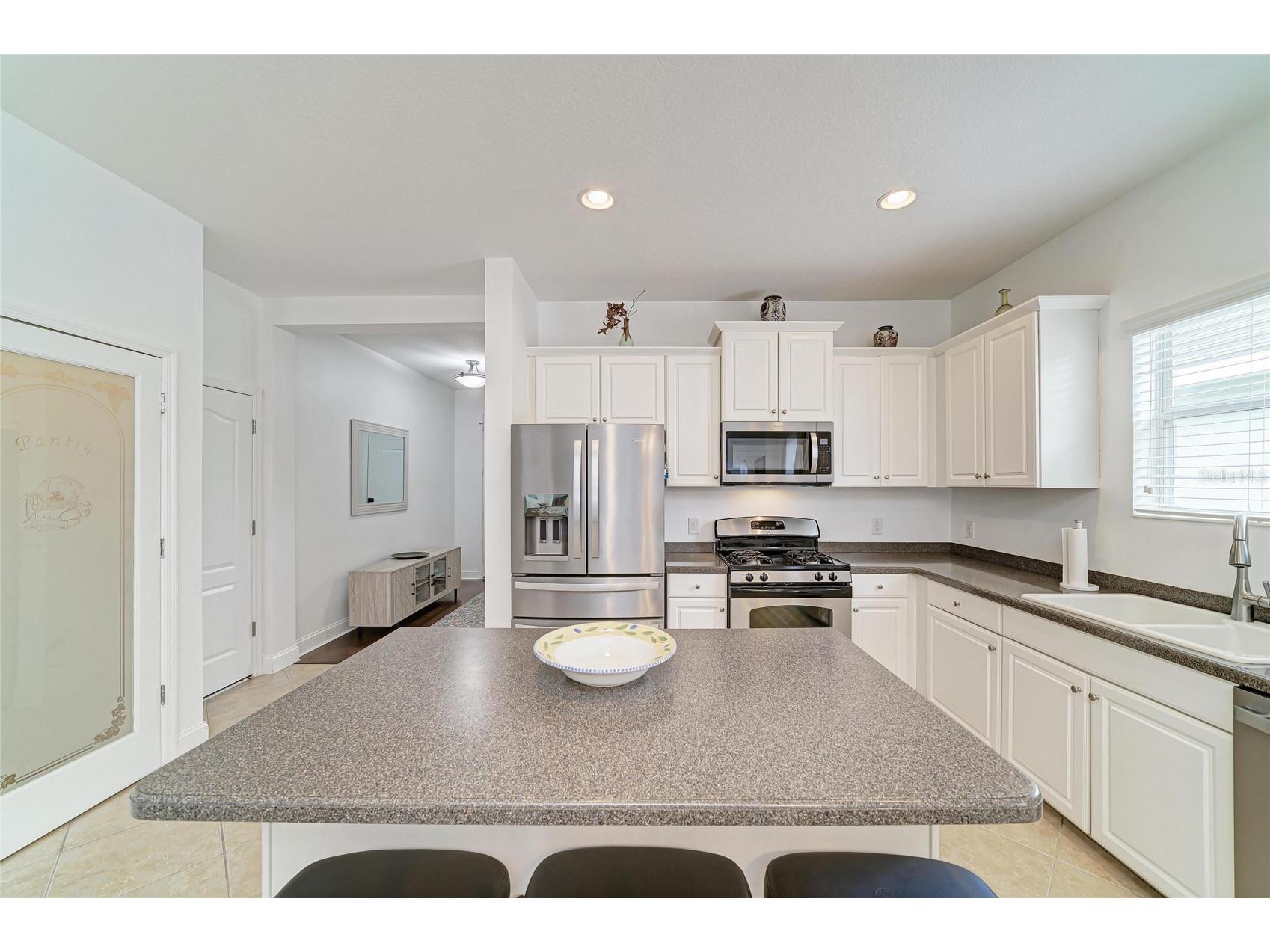 4650 Woodbrook Drive Sarasota FL 34243 A4689683 image12