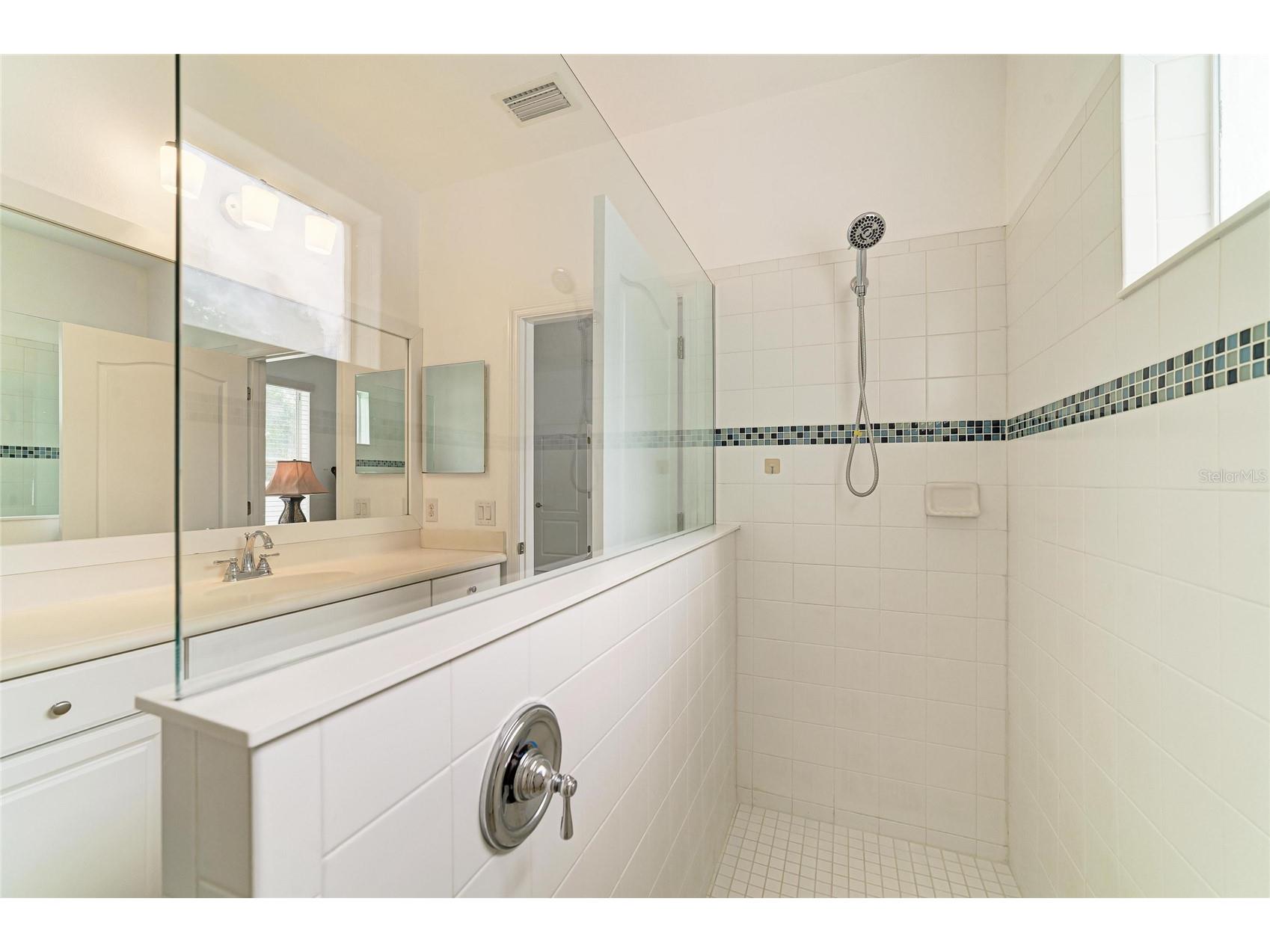 4650 Woodbrook Drive Sarasota FL 34243 A4689683 image27