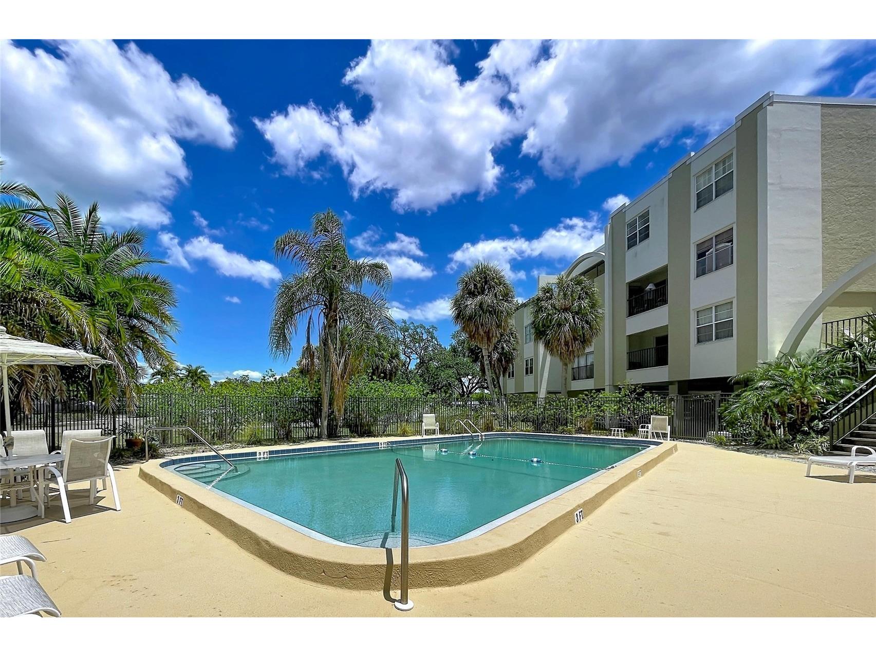 4651 1st Street NE #311 Saint Petersburg FL 33703 TB8513553 image1