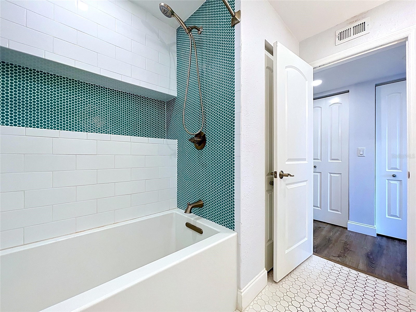4651 1st Street NE #311 Saint Petersburg FL 33703 TB8513553 image33
