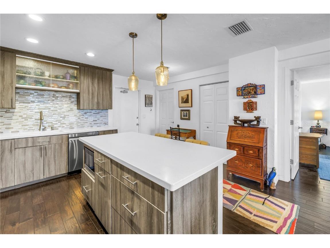 4651 1st Street NE #402 Saint Petersburg FL 33703 TB8450164 image6