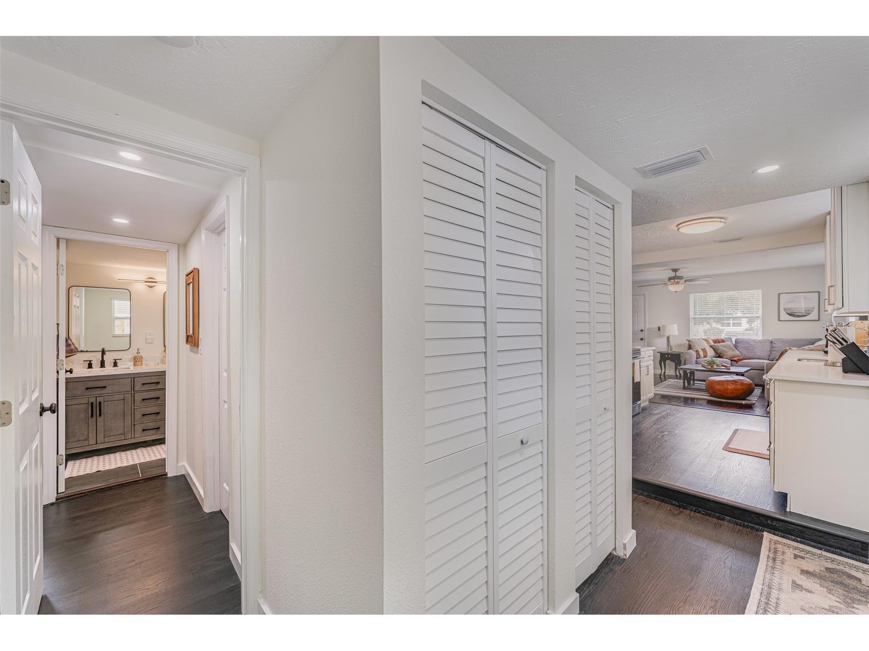 4651 22nd Avenue N Saint Petersburg FL 33713 TB8502633 image20