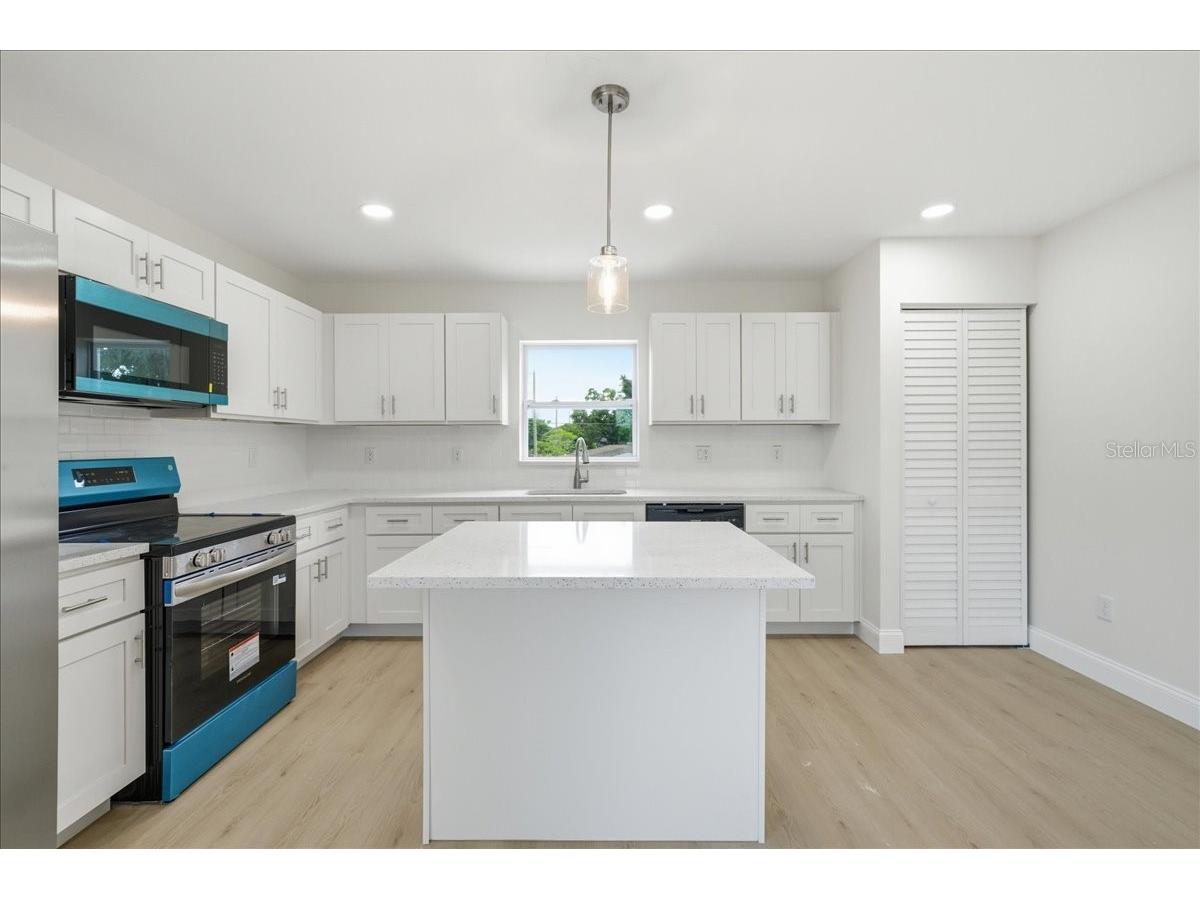 4651 22nd Avenue N Saint Petersburg FL 33713 TB8502633 image43