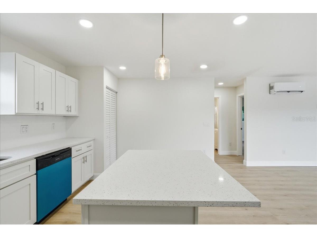 4651 22nd Avenue N Saint Petersburg FL 33713 TB8502633 image46