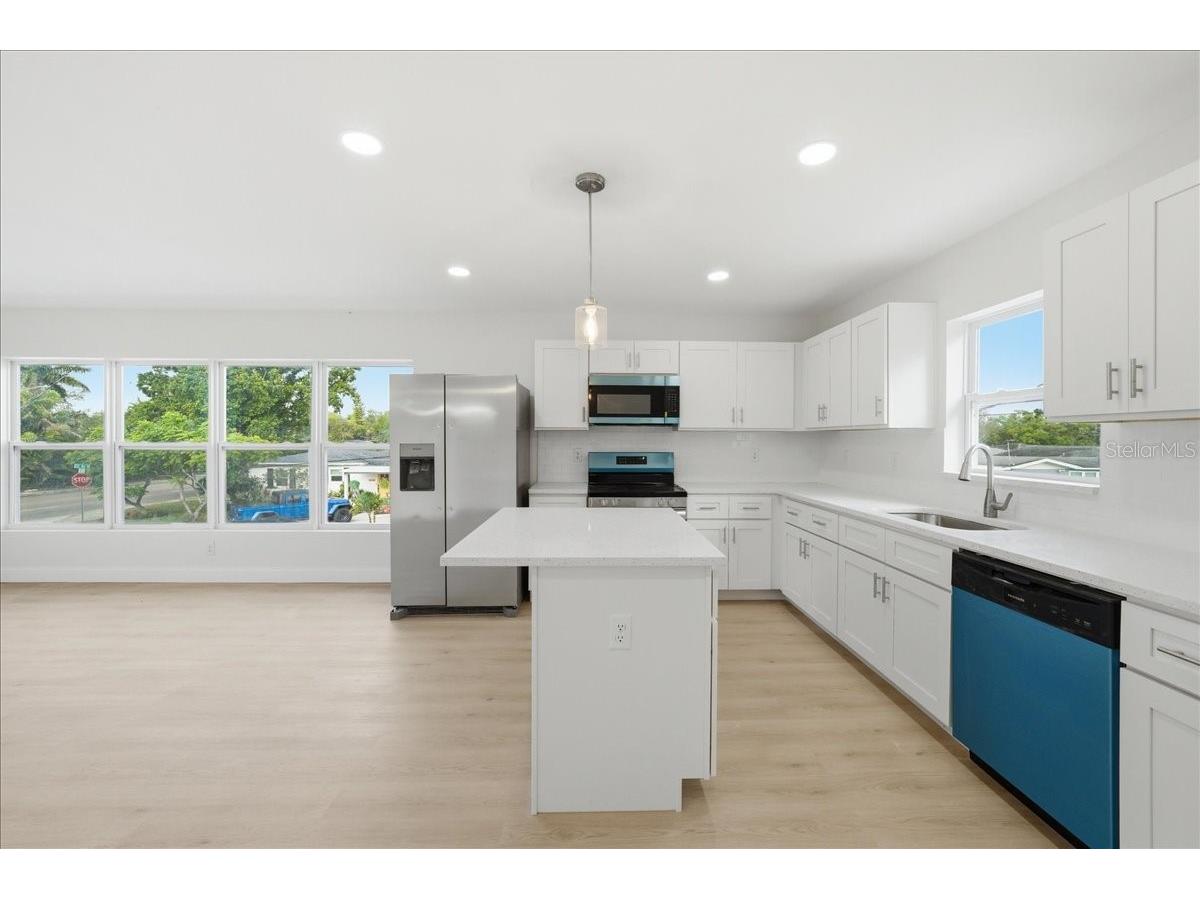 4651 22nd Avenue N Saint Petersburg FL 33713 TB8502633 image52