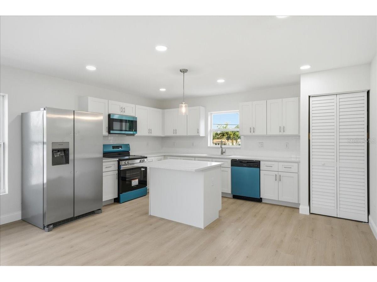4651 22nd Avenue N Saint Petersburg FL 33713 TB8502633 image55