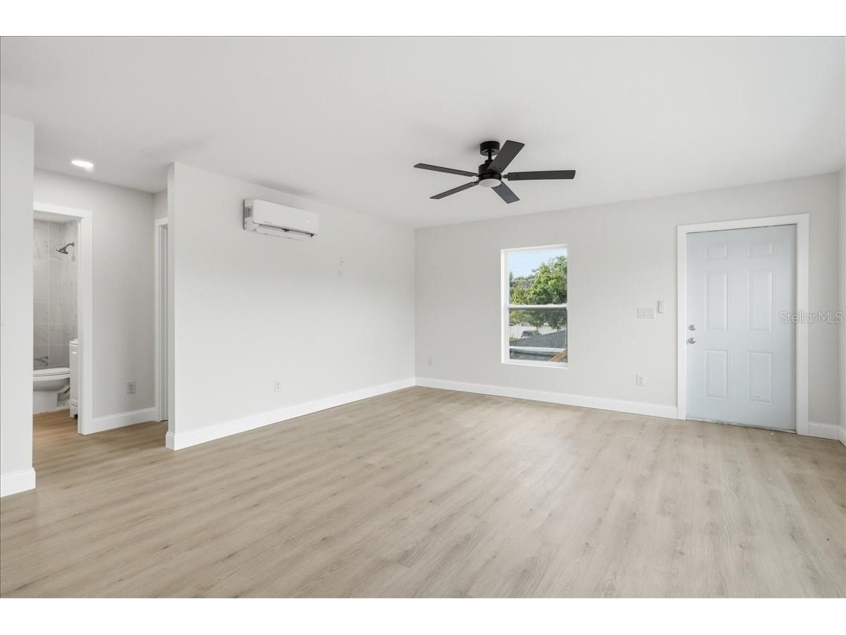 4651 22nd Avenue N Saint Petersburg FL 33713 TB8502633 image57