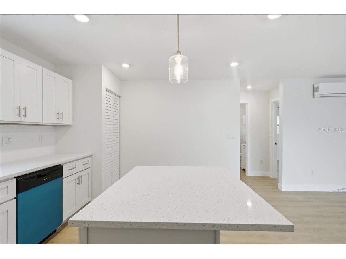 4651 22nd Avenue N Saint Petersburg FL 33713 TB8502633 image78