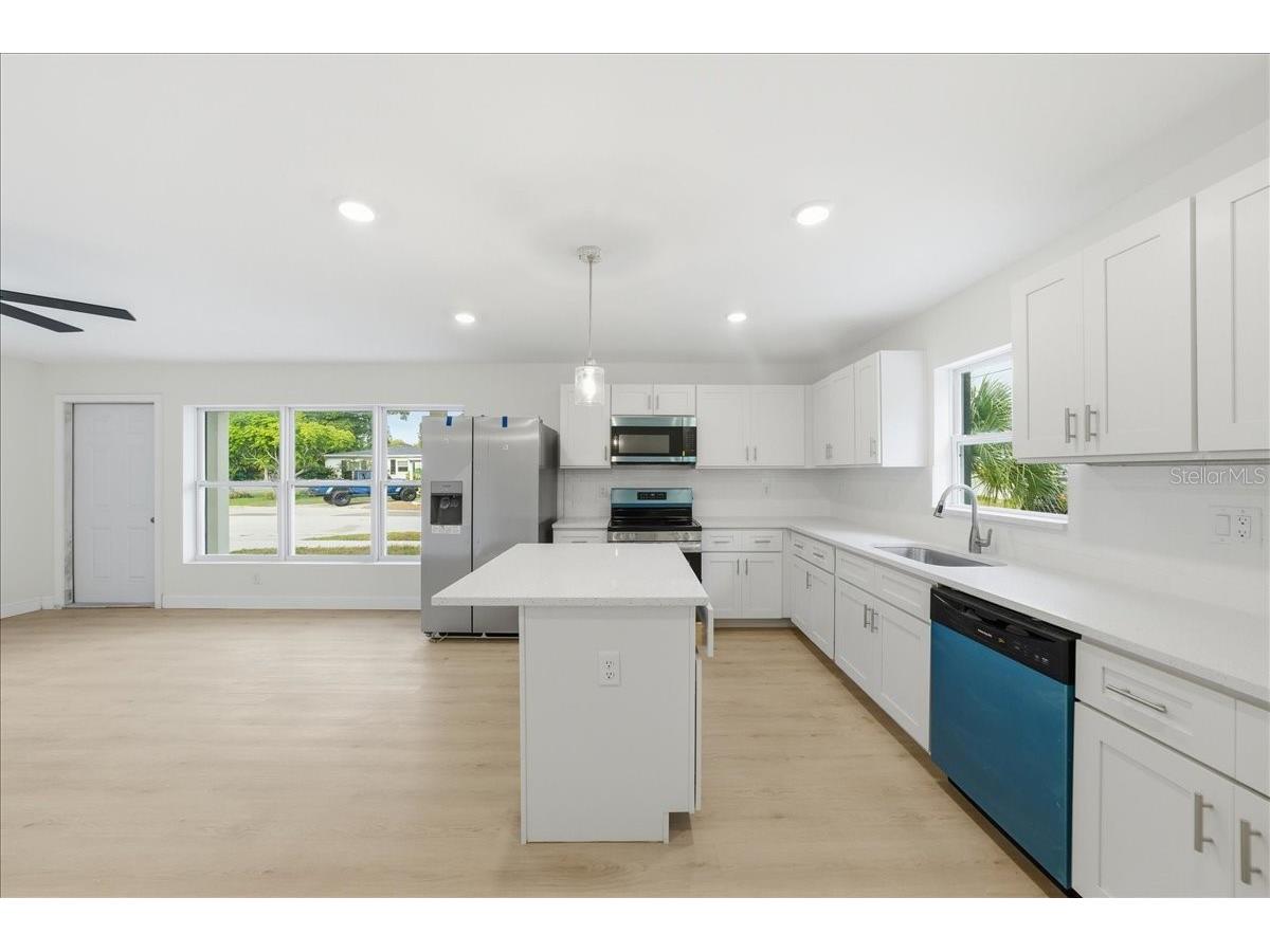 4651 22nd Avenue N Saint Petersburg FL 33713 TB8502633 image83