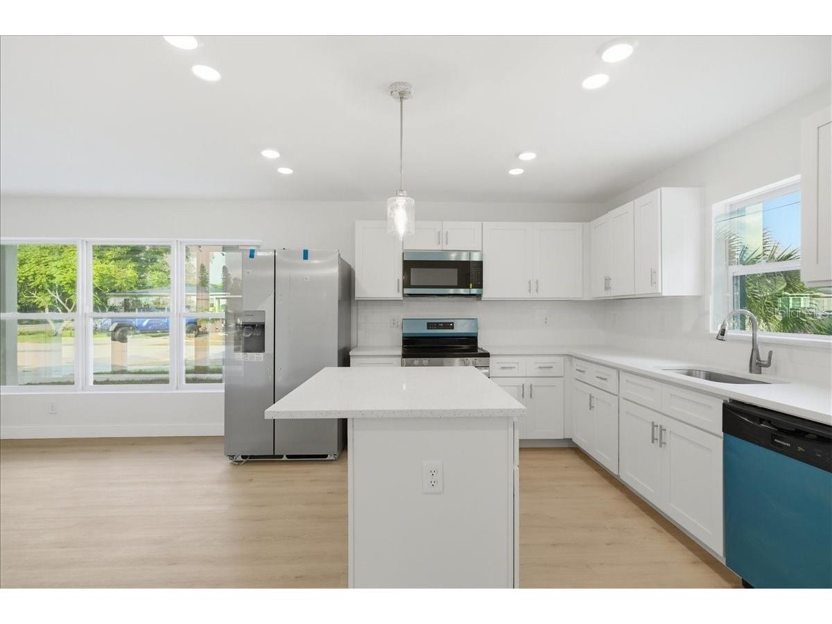 4651 22nd Avenue N Saint Petersburg FL 33713 TB8502633 image86